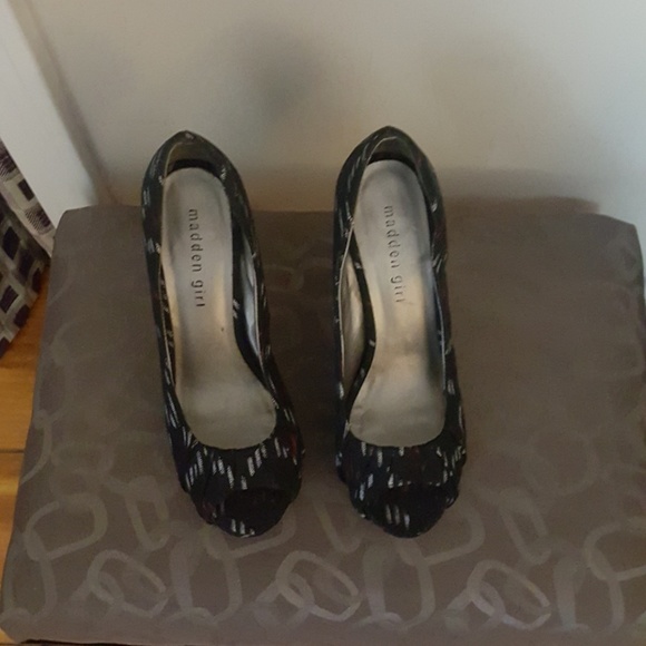 Heels - Picture 3 of 3